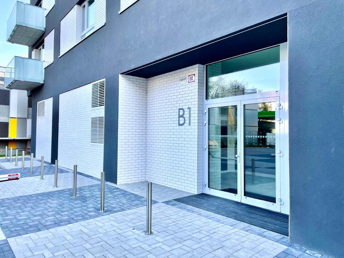 Kamzik Apartment Братислава Екстериор снимка