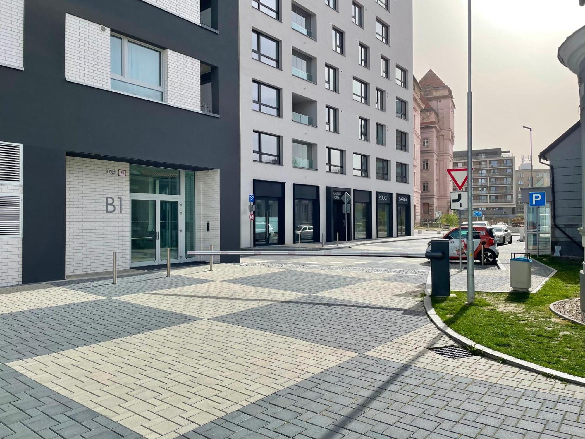 Kamzik Apartment Братислава Екстериор снимка